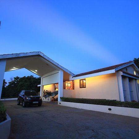 เดอะ อโศก บีช รีสอร์ต Hotel ปอนดิเชอรี ภายนอก รูปภาพ