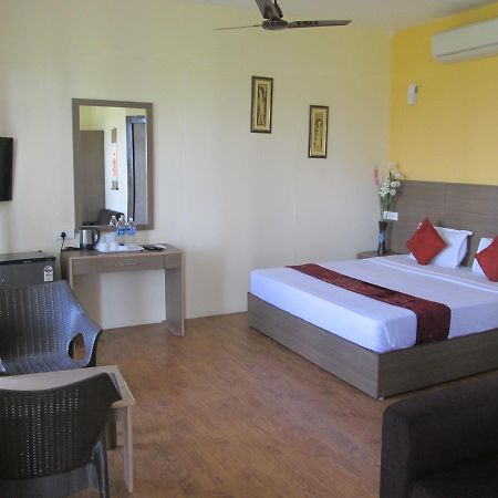 เดอะ อโศก บีช รีสอร์ต Hotel ปอนดิเชอรี ภายนอก รูปภาพ